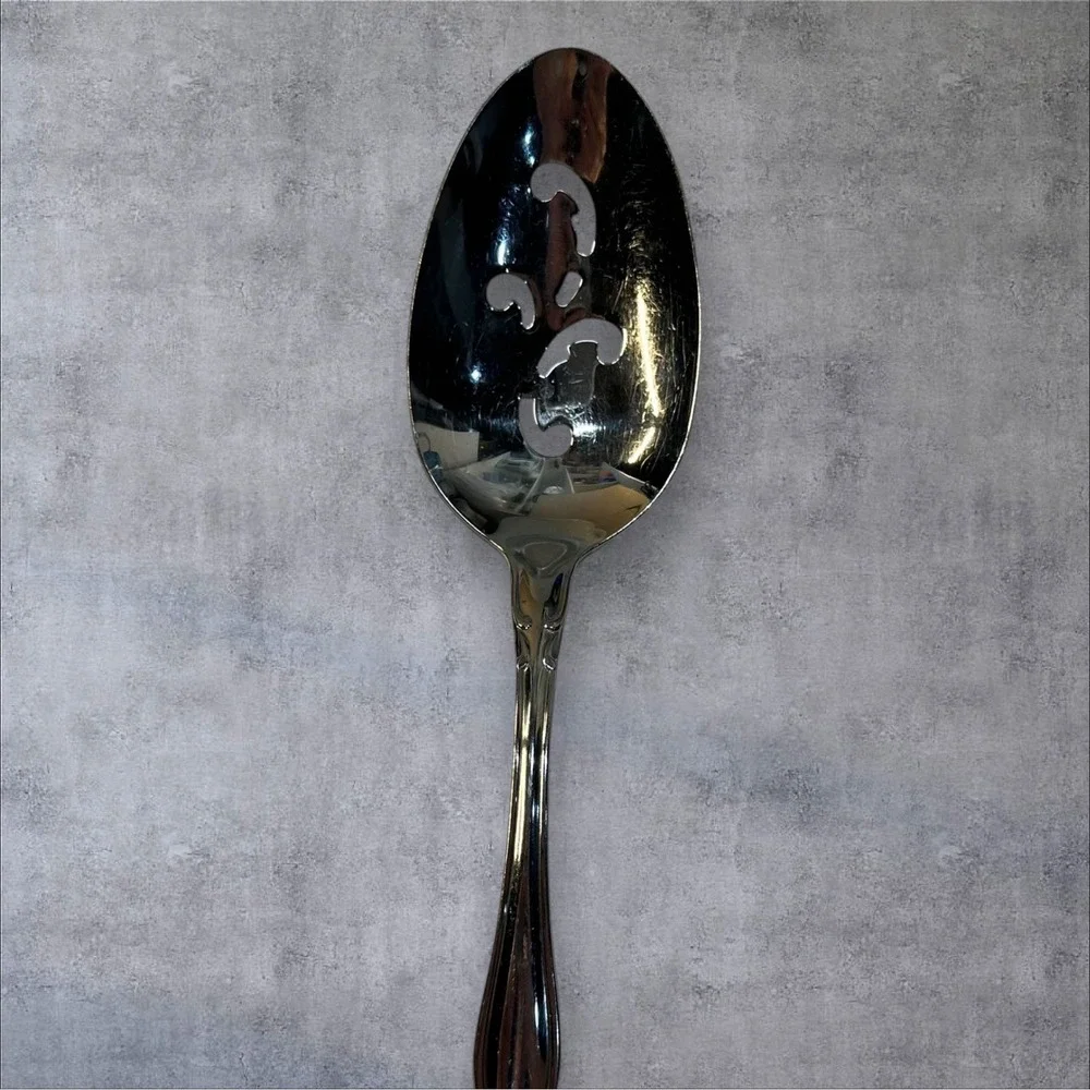 Oneida‎ Stainless Canada STRATHMORE Slotted Serving Spoon